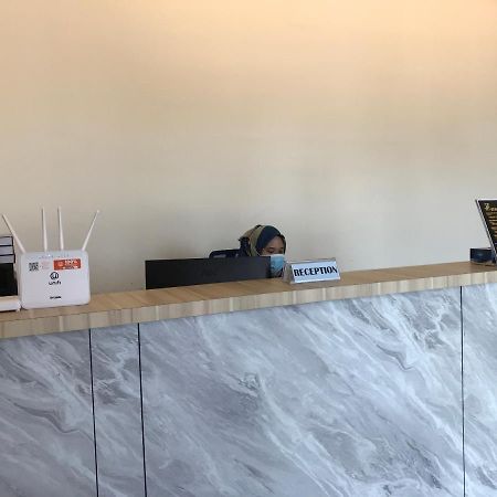Oyo 90506 Z Stay Inn Hotel Simpang Renggam Ngoại thất bức ảnh