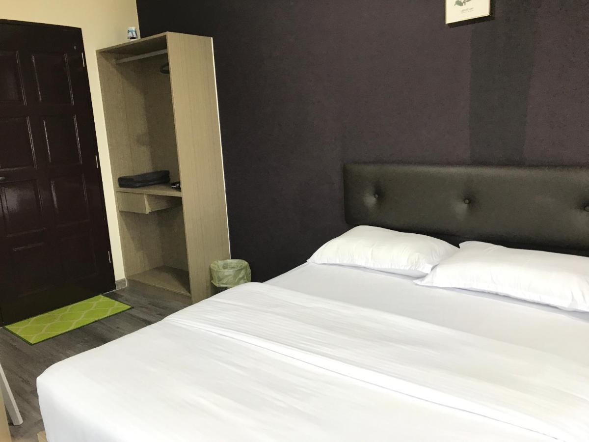 Oyo 90506 Z Stay Inn Hotel Simpang Renggam Ngoại thất bức ảnh